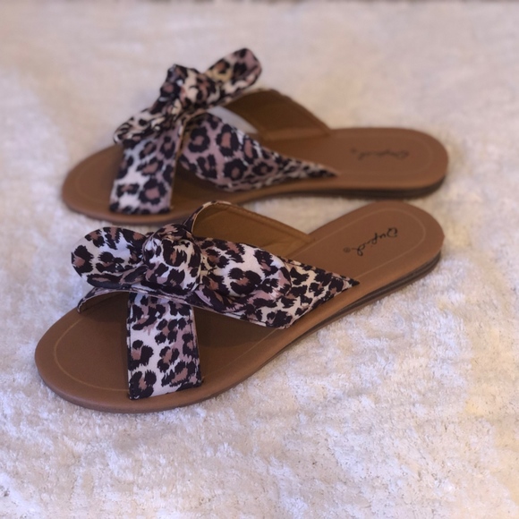 Qupid Leopard Suede Knotted Sandals - Picture 5 of 7